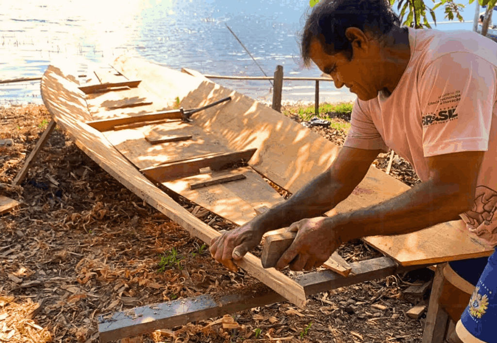 arte-carpintaria-naval-ribeirinha-canoa-amazonica